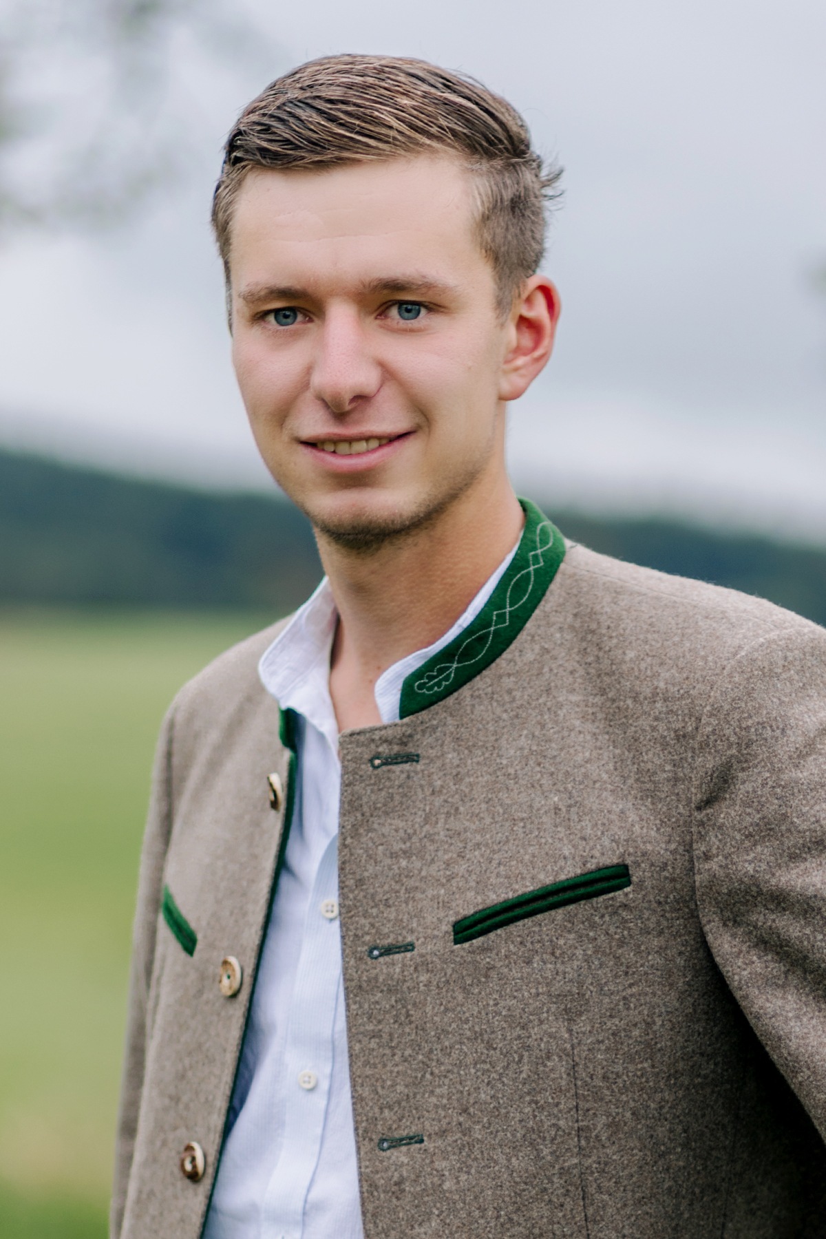 8 LUDWIG DEMMLER